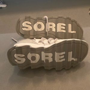 Sorel Kinetic Lace up